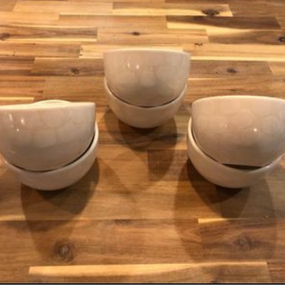 18 Piece White/Off White Poka Dot Cotton Color Dinnerware Set - Picture 3 of 5